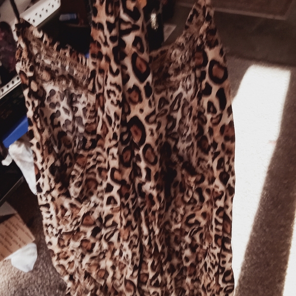 Women's top - Picture 2 of 3